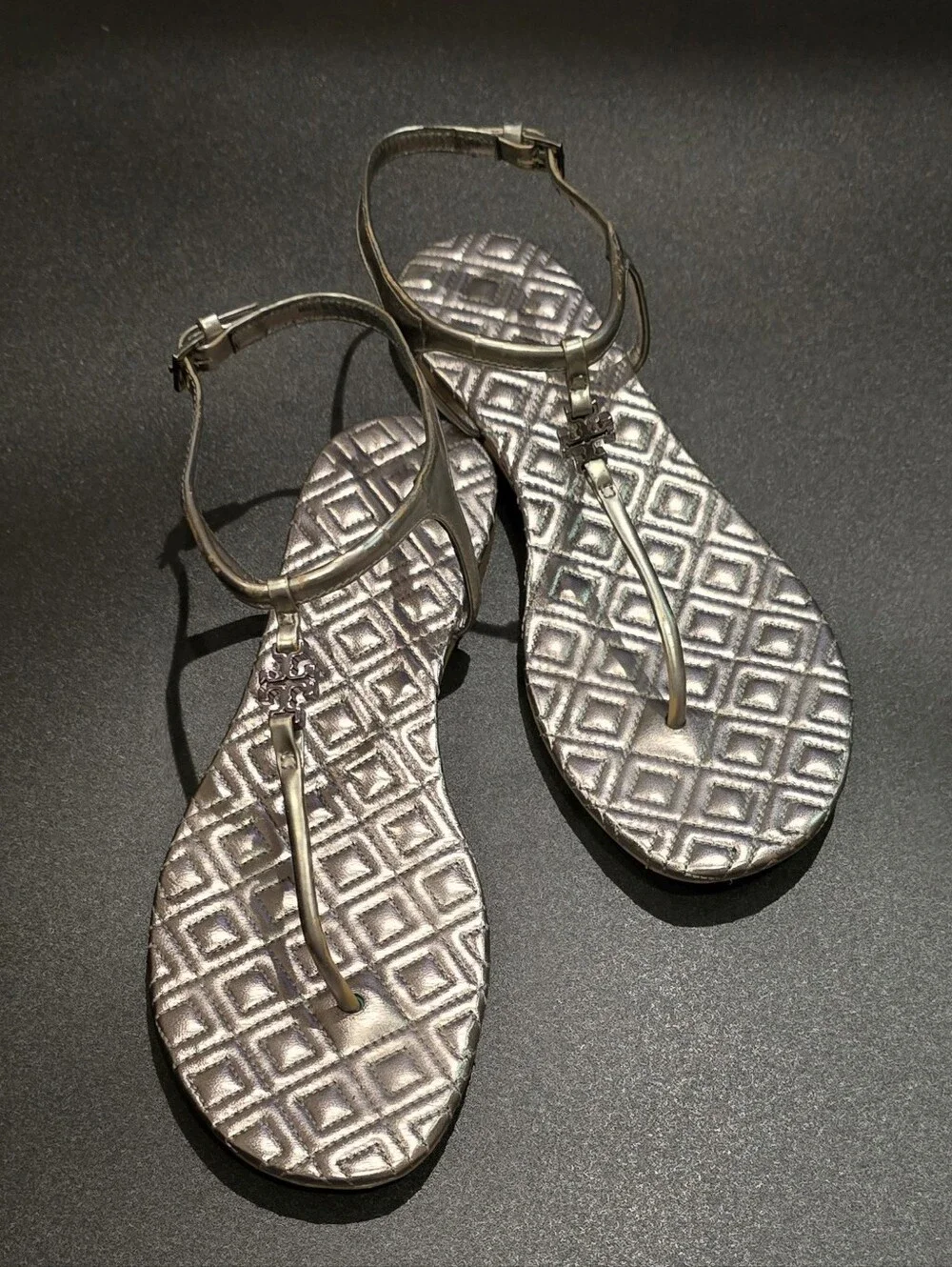 TORY BURCH Metallic Silver Women’s T-Strap Sandals Size 7
